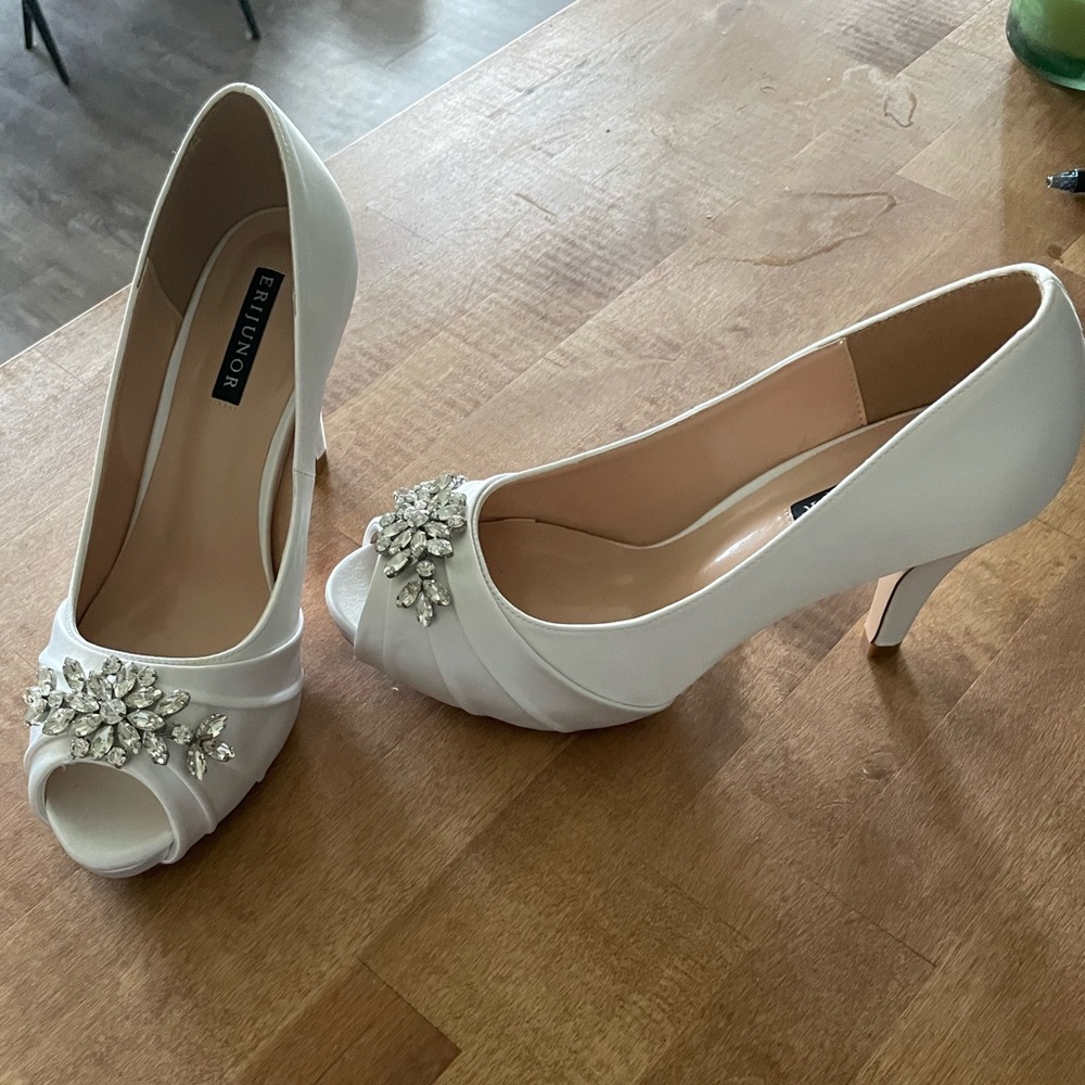 New bridal pumps